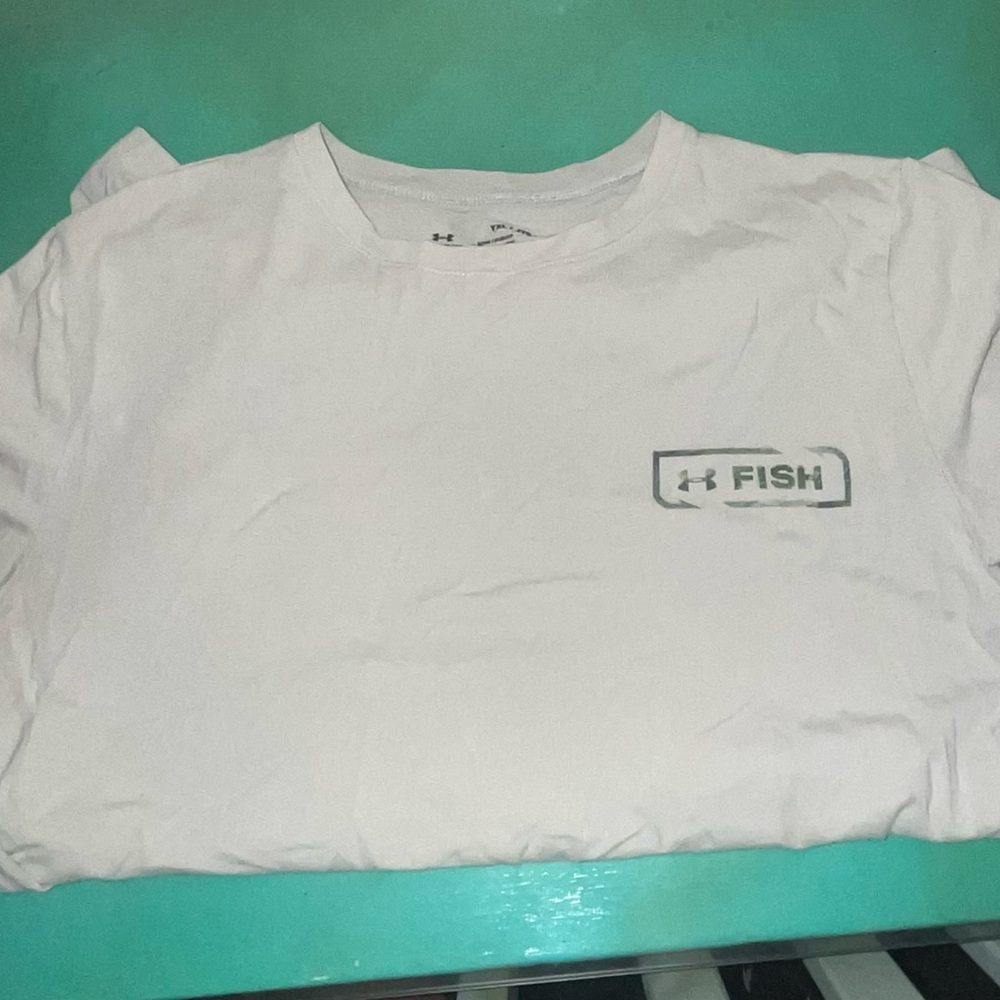 Under Armour T-shirt